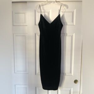 B. Smart Black Spaghetti Strap Midi Velvet Dress